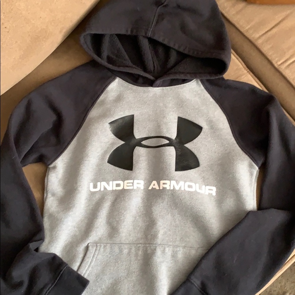Youth Medium Under Armour hoodie